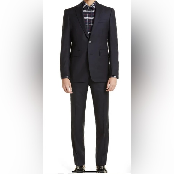 Burberry Other - BURBERRY LONDON Made in USA Wardrobe Essential Bond Street Suit 40 R NWT $1990